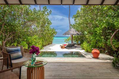 NH_Collection_Maldives_Havodda_Resort_Guest_Room_Sunset_Beach_Pool_Villa_Terrace_with_View