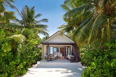 Niyama Private Islands - Deluxe Beach Villa Outdoor Living