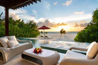 Niyama_Private_Islands_Maldives_One_Bedroom_Beach_Pool_Pavilion_Patio_Sunset
