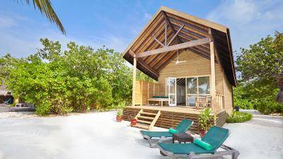 Kuredu Island Resort, Malediven, Deluxe Beach Villa, Außenansicht