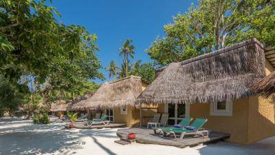 Kuredu Island Resort, Malediven, Garden Bungalow, Außenansicht