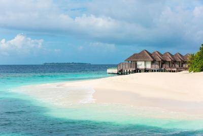dusit-thani-maldives-waterfront_pool-villa_1