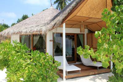 Safari_Island_Maldives_Beach_Bungalow_1