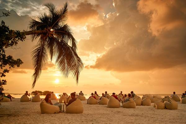 Robinson_Noonu_Maledives_Sunset