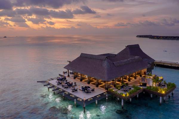 Grand_Park_Kodhipparu_Island_Restaurant_2