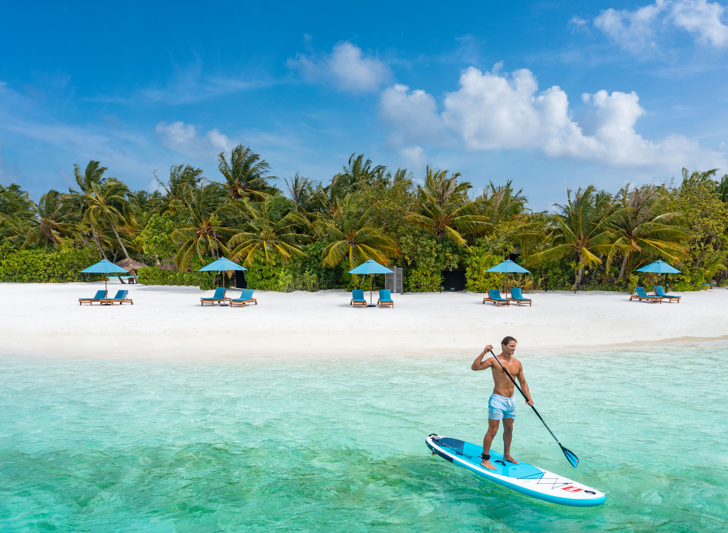 Naladhu_Private_Island_Maldives_Beach_Stand_Up_Paddleboarding